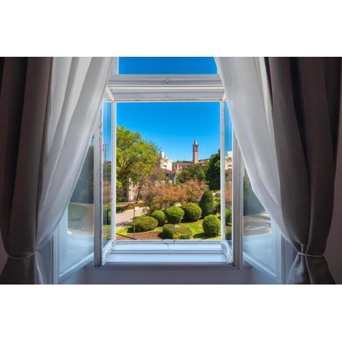 AAA Apartments & Rooms with FREE PARKING