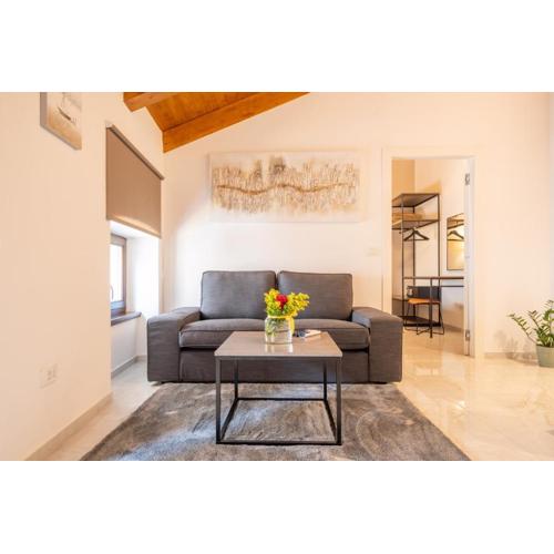 AAA Apartments & Rooms