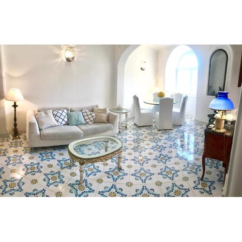 ABATE LUXURY APARTMENT By CapriRooms
