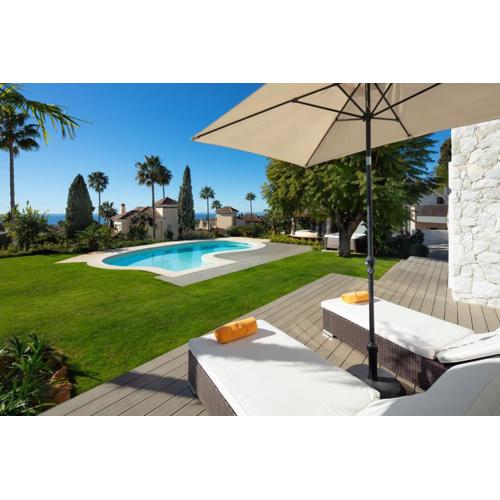 Absolute High End Villa Near Beach with Jacuzzi!