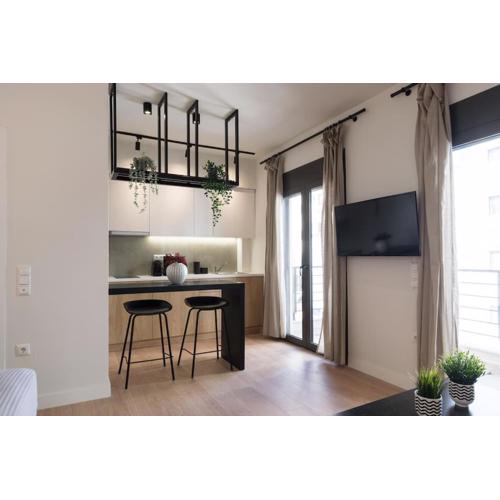 Academy Elegant Apartment #302