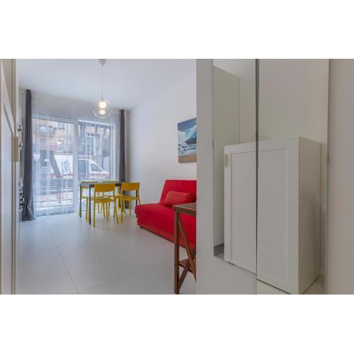 Academy of Fine Arts -Modern Apt. with balcony!