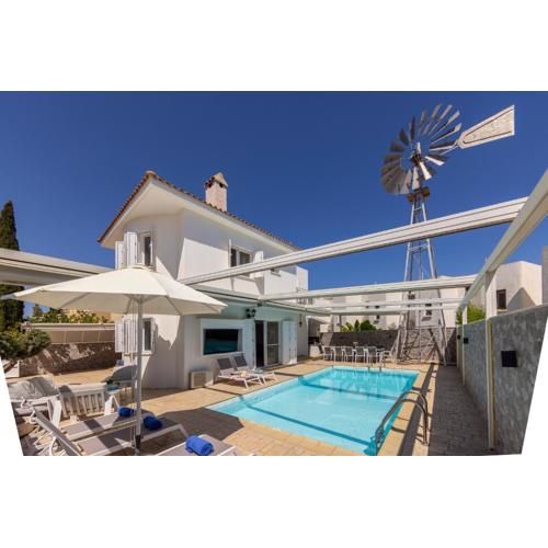 Accomoteleia Crystal Lagoon Villa