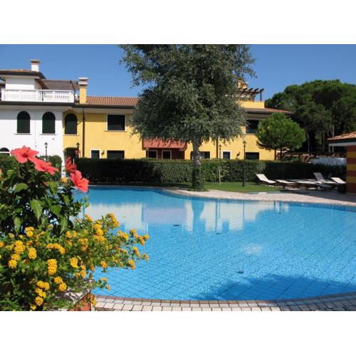 Aceri Rossi family apartments