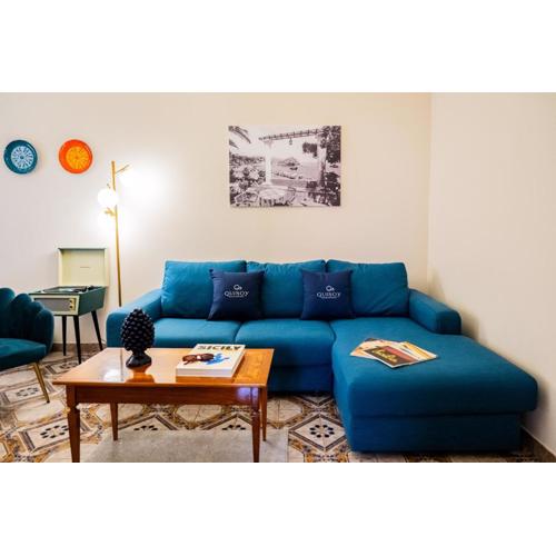 Achilles Apartment