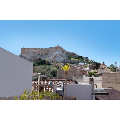 Acropolis Crib Spot