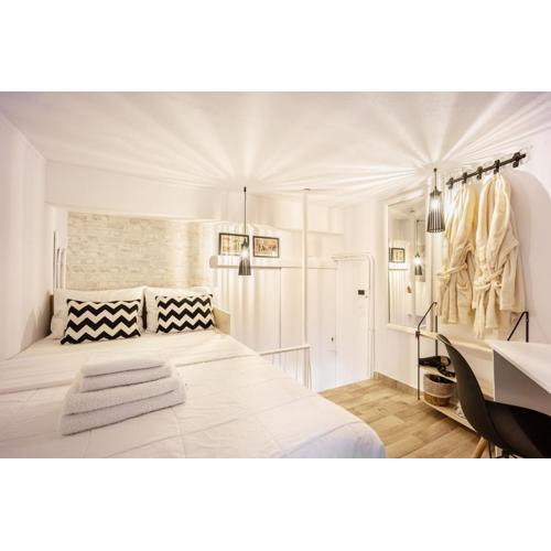 Acropolis Elegant Maisonette by LODGESPOT