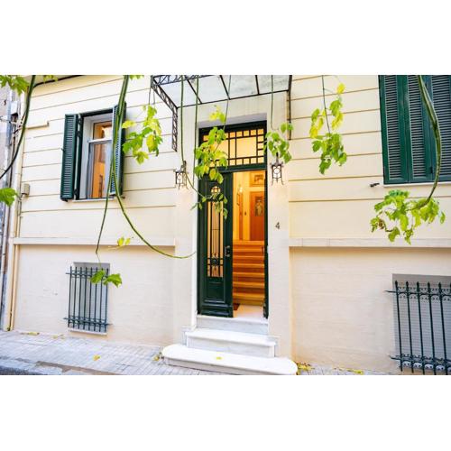 Acropolis metro st 3 bedrms 6 pers maisonette by MPS