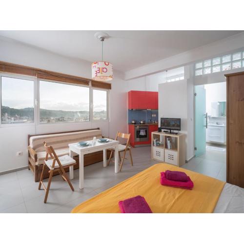 ACROPOLIS SKYROOM