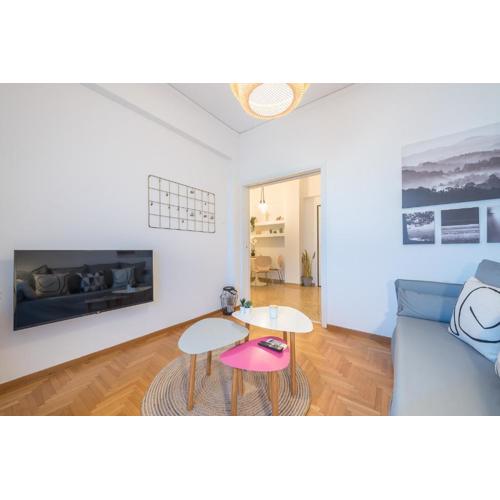 Acropolis View Apt: Cozy Stay in Athens