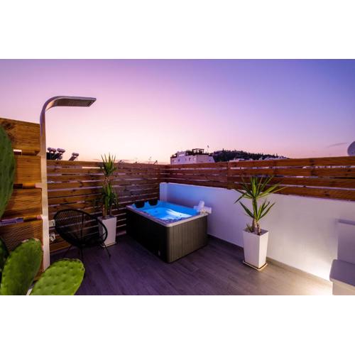 Acropolis view luxury studio with Jacuzzi
