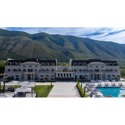 Acros Resort
