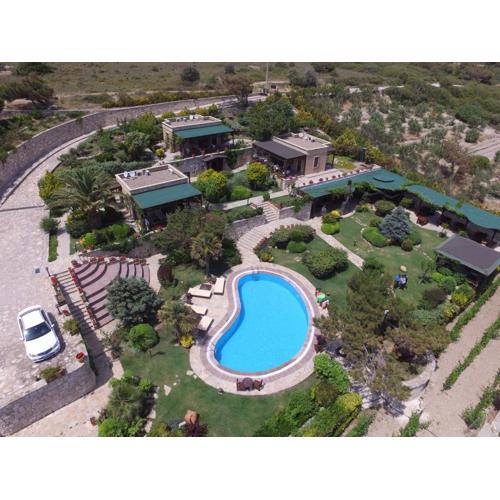 Ada Bacchus Hotel