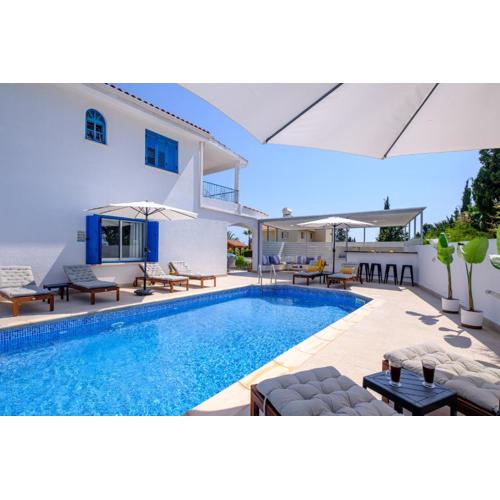 Adamante Luxury Villa by Nomads