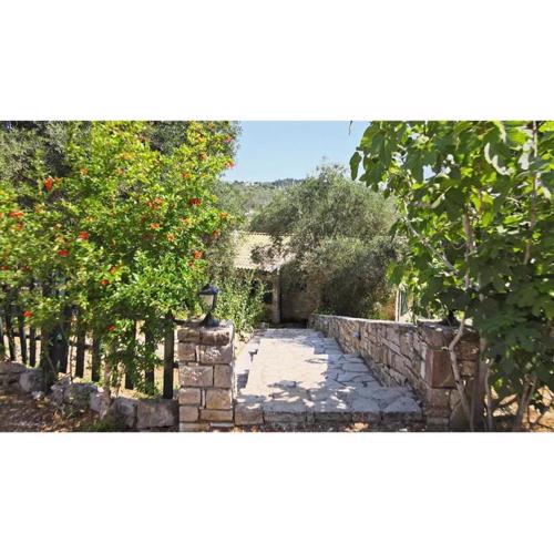 Adamantia Small Maissonette M2
