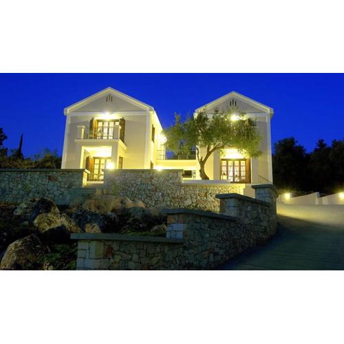 Adastra Ithaca Luxury Suites
