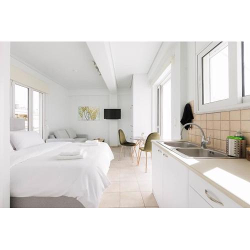 Adorable sunny studio with private balcony I