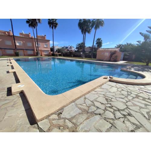 Adosado con piscina Marinas