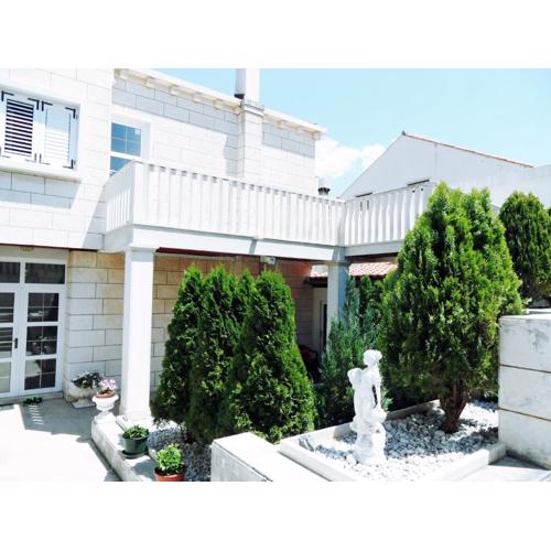Adria Apartments and Rooms