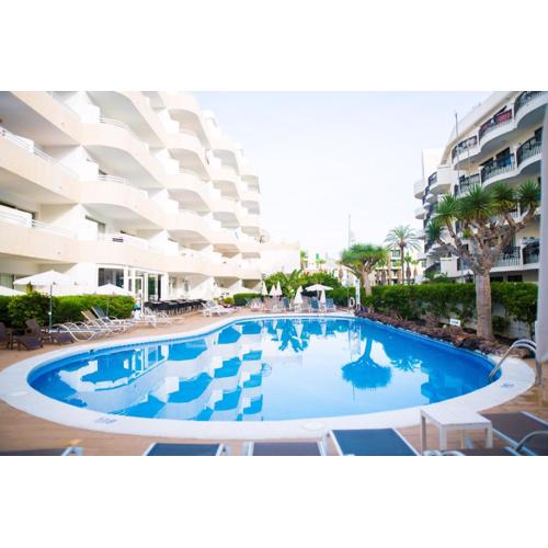 Adults Only Sunny Quiet Apartment in Center of Las Americas
