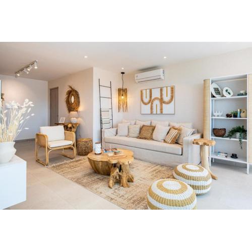 Aelia - Chic 2-BR Apartment & Balcony in Larnaca