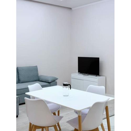 AEM 1 Bedroom Apartment Apt #5