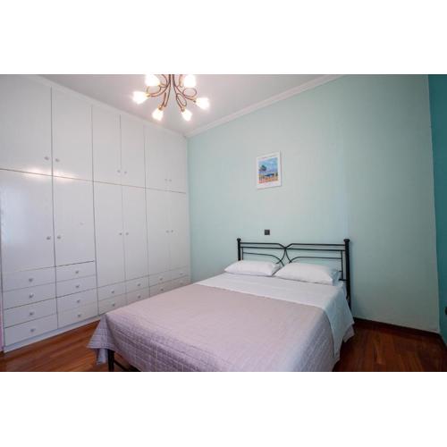 Aesthisis-Downtown Two Bedroom Apartment