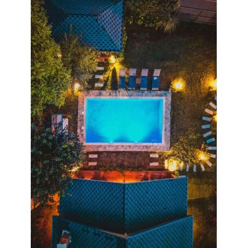 Ağaç Ev Sapanca - Isıtmalı Havuzlu Villa