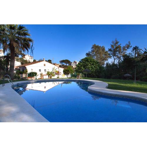 Agradable adosado con piscina la Hidalga