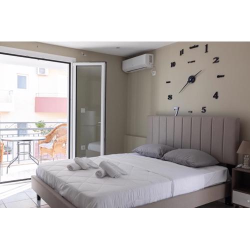 AIOLOS LUXURY agios dimitrios center apartment 4
