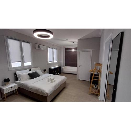Aiolou street rooms & apartments