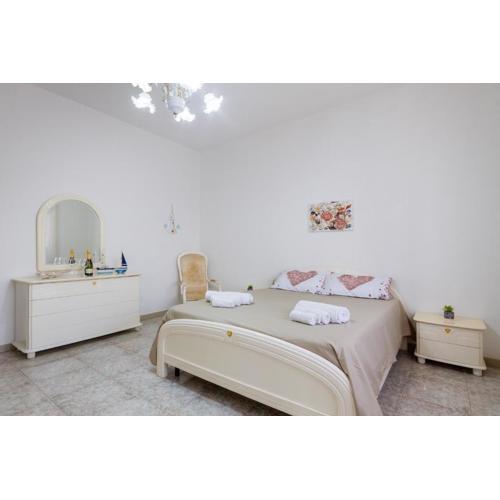 Air-conditioned Villa 300 Meters From Porto Cesareo Beach With Parking