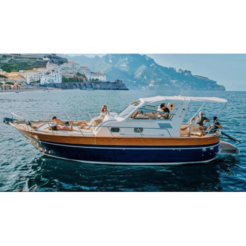 AIR OF SEA ON BOAT