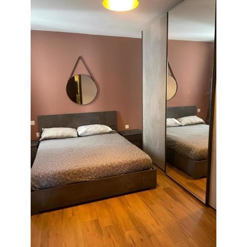 Airport Accommodation Bedroom with your own private Bathroom Self Check In and Self Check Out Air-condition Included