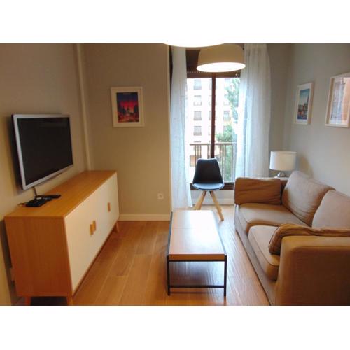 Airport Madrid Plenilunio suites beige