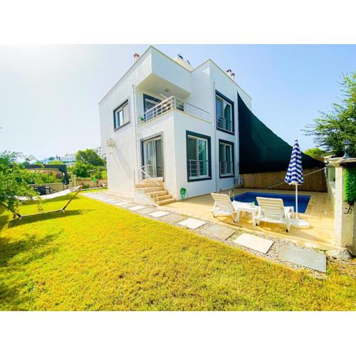Airport Villa with private pool 2