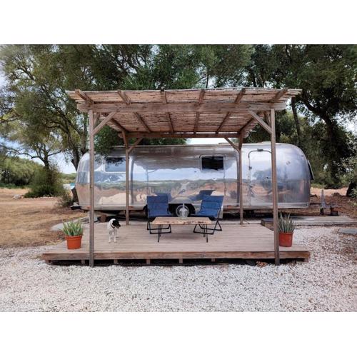 Airstream Oasis: Unique Retreat near Andalucia\