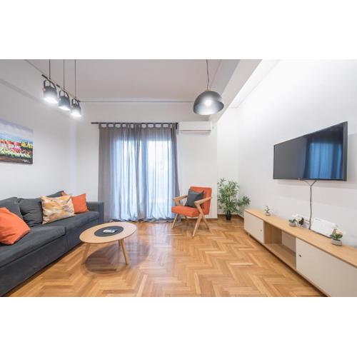 Airy 1BR by Flisvos Marina