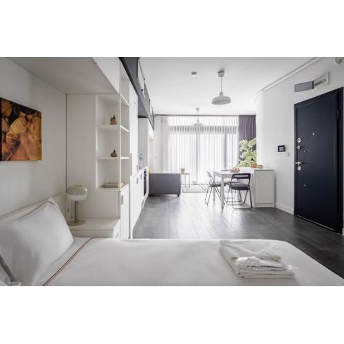 Airy Cozy Studio - Partial Seaview Balcony! #380