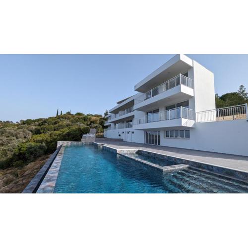 AKAMAS THRONE APARTMENTS