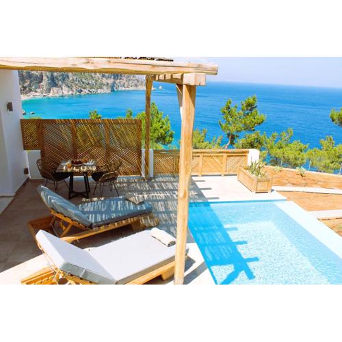 Akropolis Village Complex of Luxury Residence