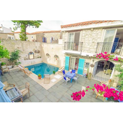 Alacati Asmali Konak Hotel