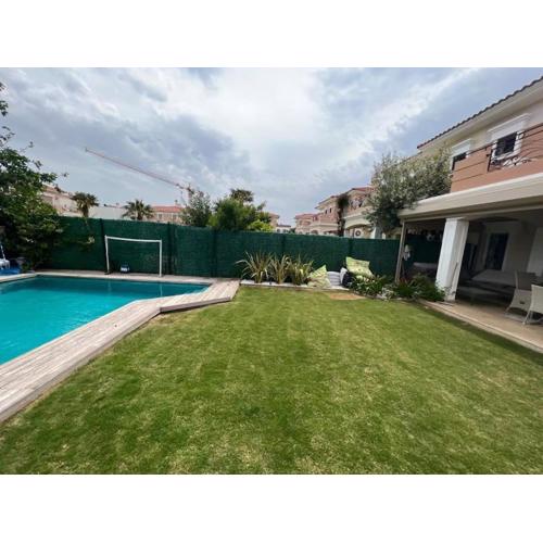 Alaçatı çarşıda, özel havuzlu 4 odalı villa