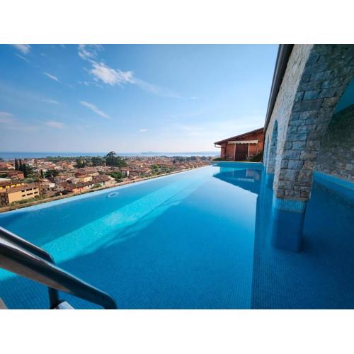 Alba Lake View Apartment Pool