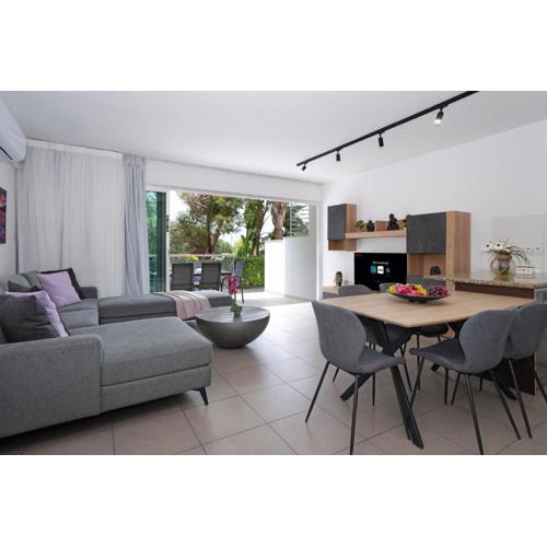 Alessia 2bed Apartment - Coralli Beachfront Resort