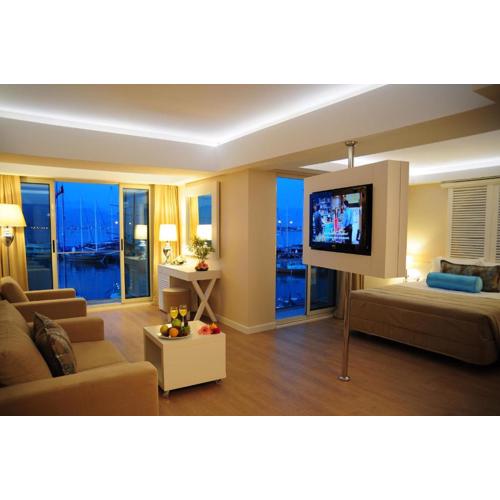 Alesta Yacht Hotel