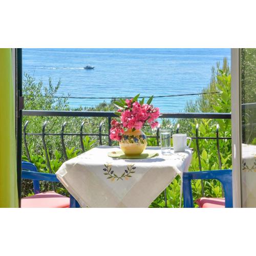 Alex-Giannis Apartments, Barbati