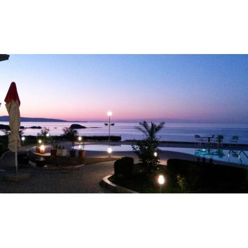 Alexander Lozenets Beach Complex Apartment
