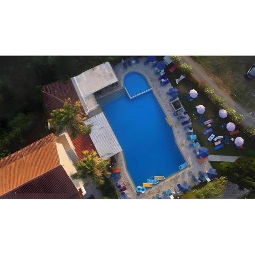 Alexandros Studios and Apartments