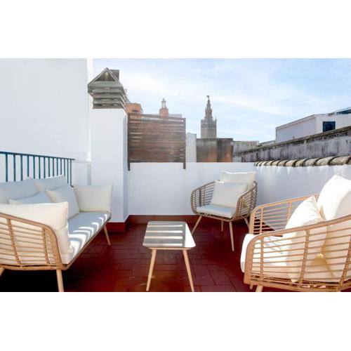Alhondiga City Center Private House by Valcambre